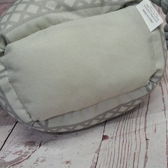 Universal Studios E.T. ET Dog Toy 8" Plush Squeaker Red Hoodie Basket Dogs - Picture 5 of 8